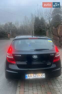 Хетчбек Hyundai i30 2009 в 