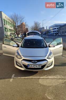 Хэтчбек Hyundai i30 2012 в Киеве