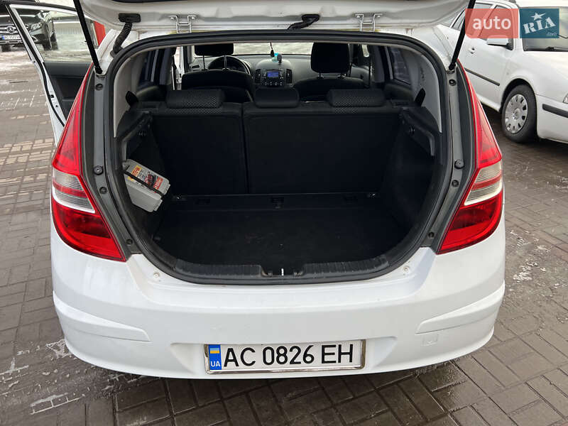 Хэтчбек Hyundai i30 2009 в Нововолынске фото 9 Хэтчбек Hyundai i30 2009 в Нововолынске