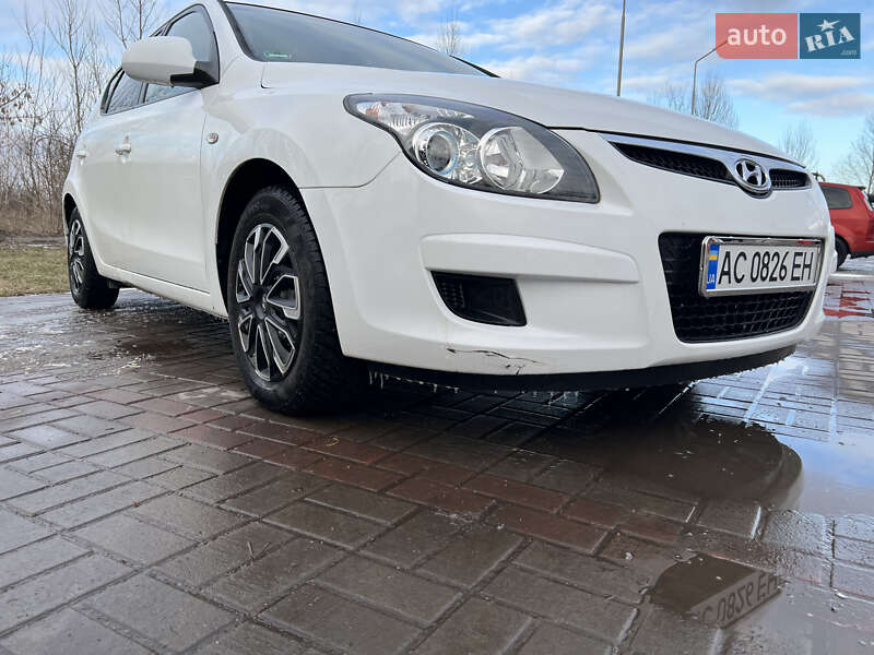 Хэтчбек Hyundai i30 2009 в Нововолынске фото 22 Хэтчбек Hyundai i30 2009 в Нововолынске