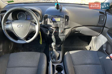 Хэтчбек Hyundai i30 2009 в 