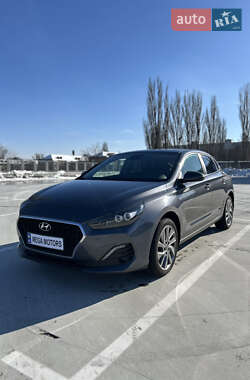 Фастбэк Hyundai i30 2019 в 