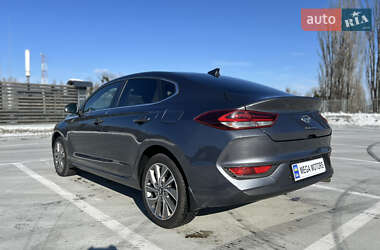 Фастбэк Hyundai i30 2019 в 