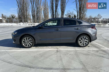 Фастбэк Hyundai i30 2019 в 