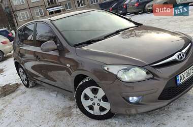 Хэтчбек Hyundai i30 2011 в Харькове