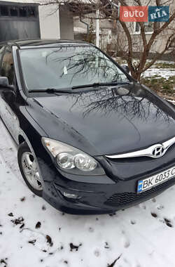 Хетчбек Hyundai i30 2011 в Рівному