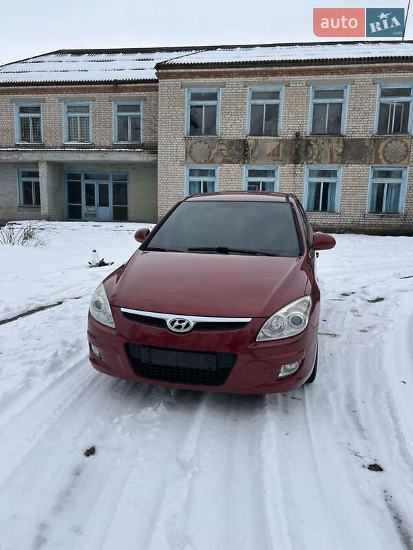 Хетчбек Hyundai i30 2008 в Валках