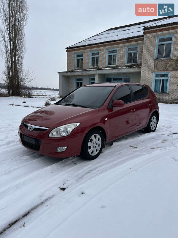 Хетчбек Hyundai i30 2008 в Валках