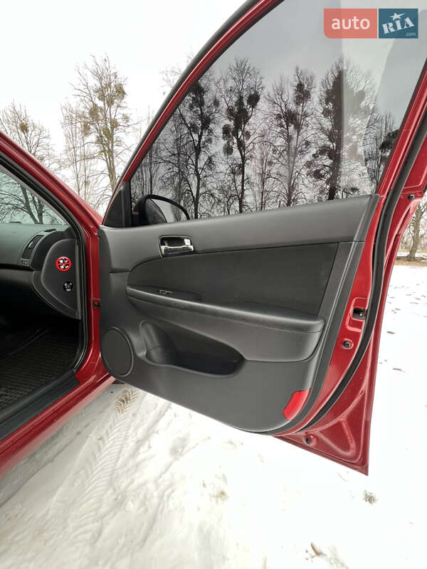 Хетчбек Hyundai i30 2008 в Валках