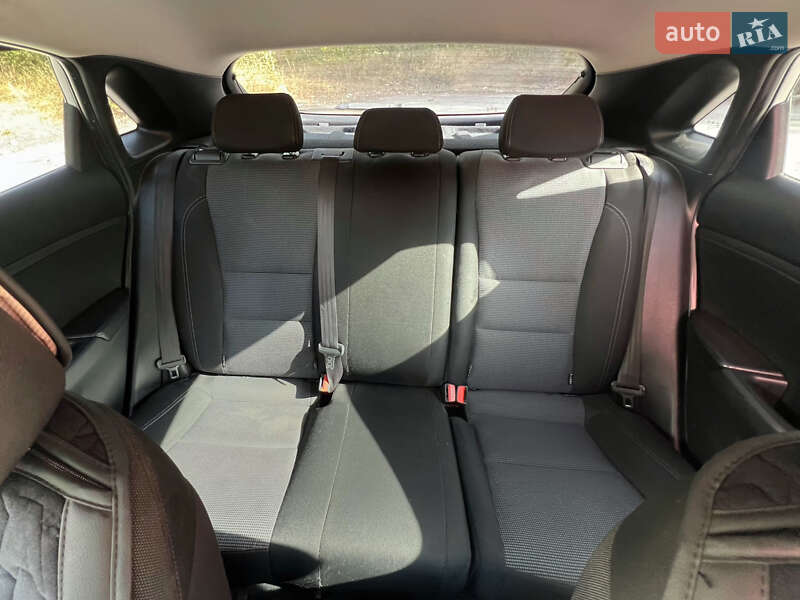 Хэтчбек Hyundai i30 2013 в Кривом Роге