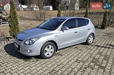 Хэтчбек Hyundai i30 2010 в Яремче