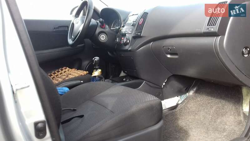 Универсал Hyundai i30 2009 в Калуше