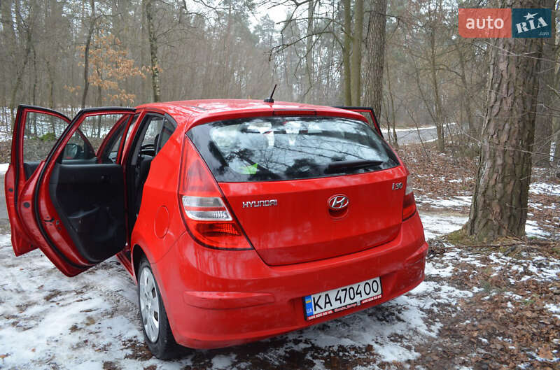 Хэтчбек Hyundai i30 2008 в Киеве