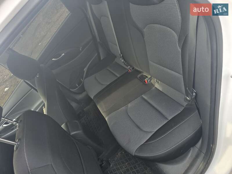 Універсал Hyundai i30 2023 в Лохвиці