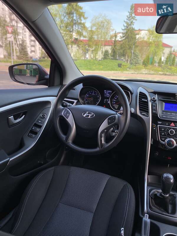 Хэтчбек Hyundai i30 2013 в Ивано-Франковске