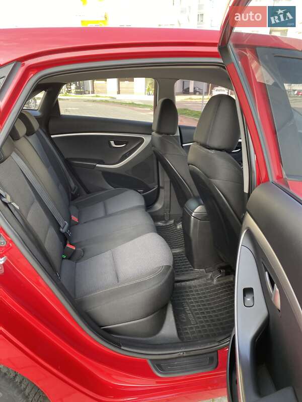 Хэтчбек Hyundai i30 2013 в Ивано-Франковске