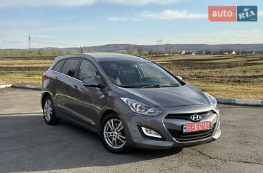 Универсал Hyundai i30 2013 в Радивилове