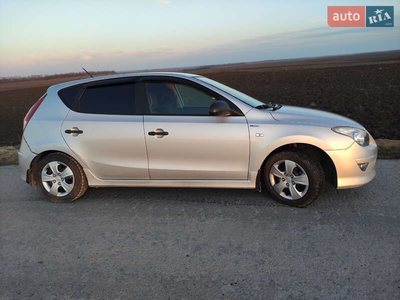 Хетчбек Hyundai i30 2011 в Підволочиську