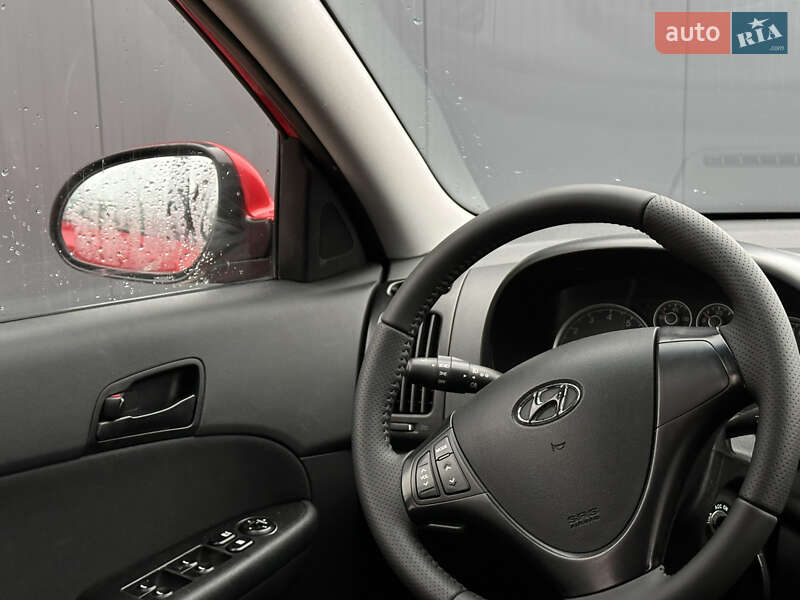 Хэтчбек Hyundai i30 2008 в Николаеве