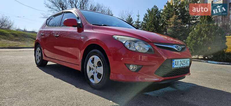 Хэтчбек Hyundai i30 2010 в Харькове