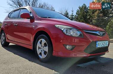 Хэтчбек Hyundai i30 2010 в 