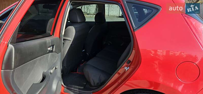 Хэтчбек Hyundai i30 2010 в Харькове