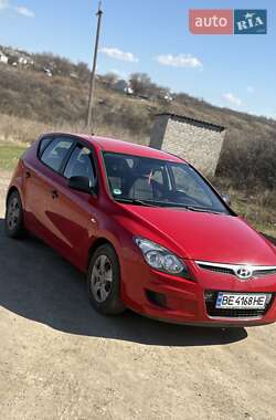 Хетчбек Hyundai i30 2009 в 