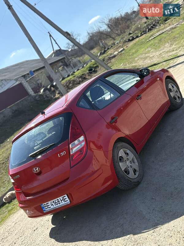 Хэтчбек Hyundai i30 2009 в Вознесенске