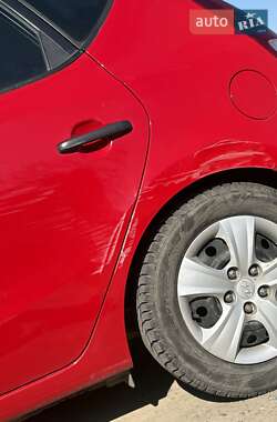 Хетчбек Hyundai i30 2009 в 