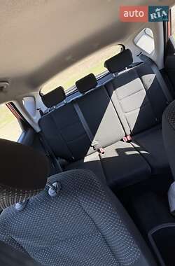 Хетчбек Hyundai i30 2009 в 