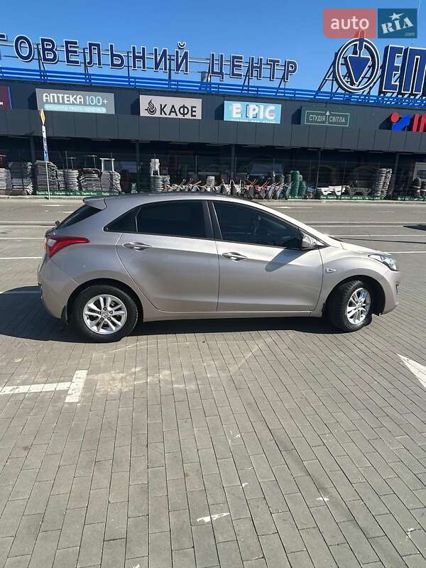 Хэтчбек Hyundai i30 2016 в Николаеве