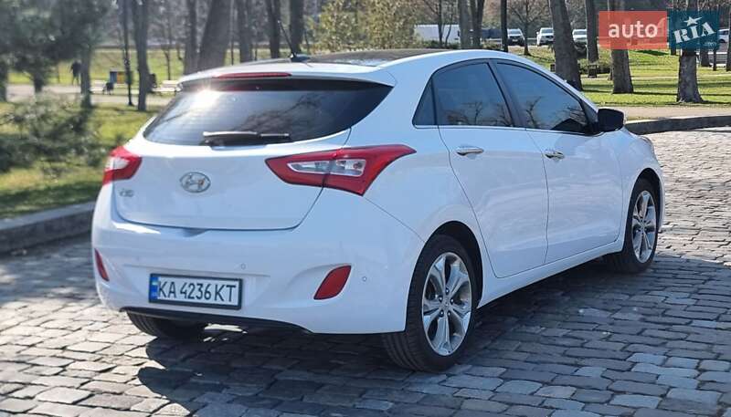 Хэтчбек Hyundai i30 2012 в Киеве