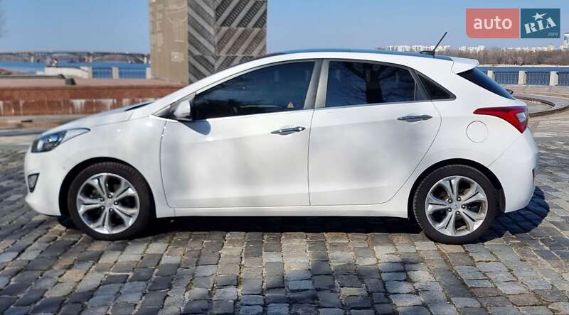 Хэтчбек Hyundai i30 2012 в Киеве