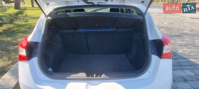 Хэтчбек Hyundai i30 2012 в Киеве