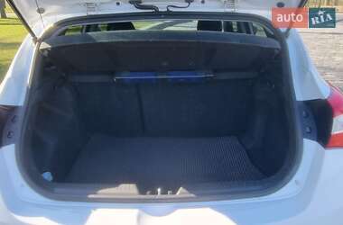 Хэтчбек Hyundai i30 2012 в 