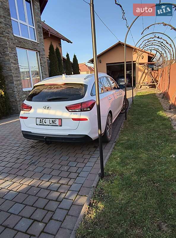 Универсал Hyundai i30 2018 в Ужгороде