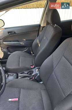 Хэтчбек Hyundai i30 2010 в 