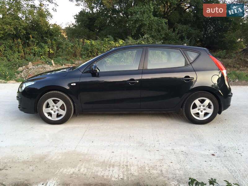 Хэтчбек Hyundai i30 2009 в Львове