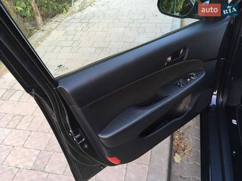 Хэтчбек Hyundai i30 2009 в Львове