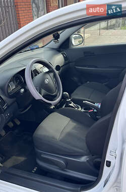 Хетчбек Hyundai i30 2011 в 