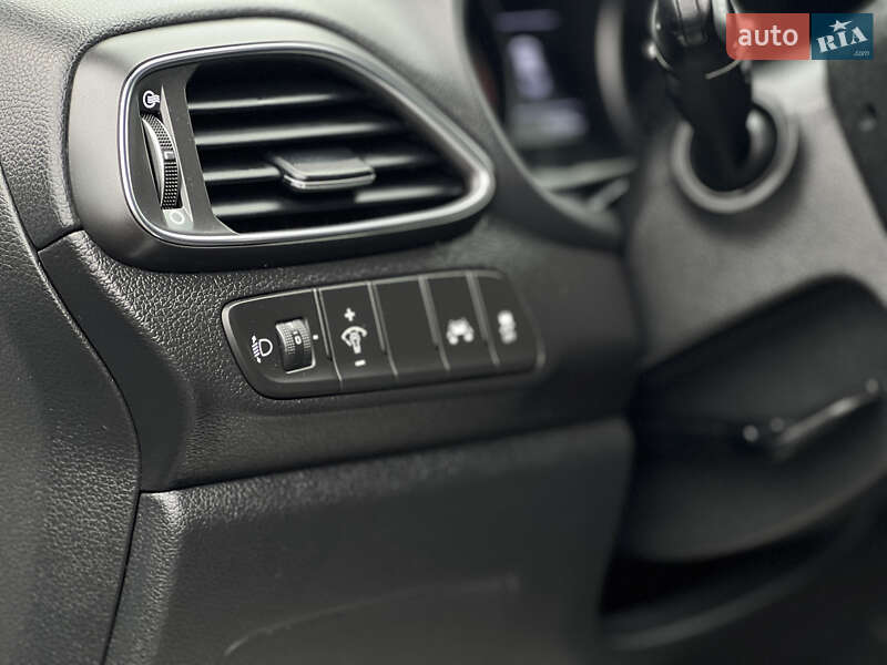 Універсал Hyundai i30 2017 в Ужгороді