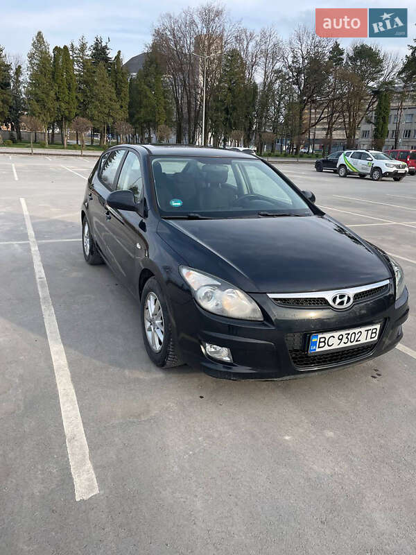 Хэтчбек Hyundai i30 2009 в Радехове