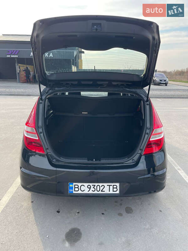 Хэтчбек Hyundai i30 2009 в Радехове