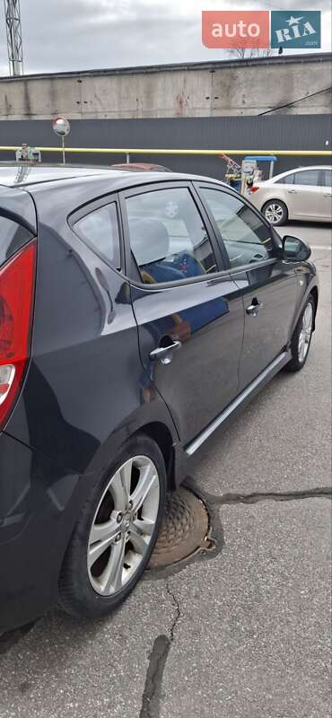 Хетчбек Hyundai i30 2010 в Києві