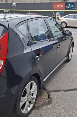 Хэтчбек Hyundai i30 2010 в 