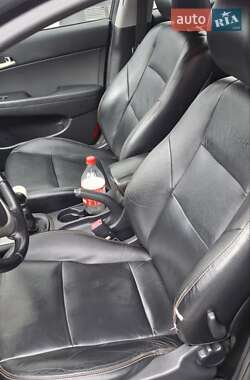 Хэтчбек Hyundai i30 2010 в 