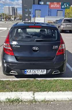 Хэтчбек Hyundai i30 2010 в 