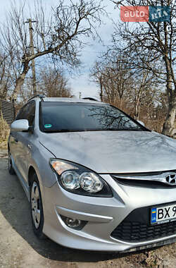 Универсал Hyundai i30 2011 в Новой Ушице