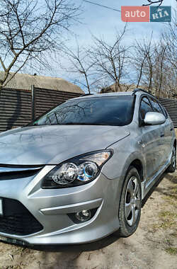 Универсал Hyundai i30 2011 в Новой Ушице