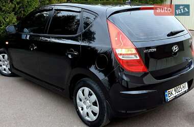 Хетчбек Hyundai i30 2008 в 